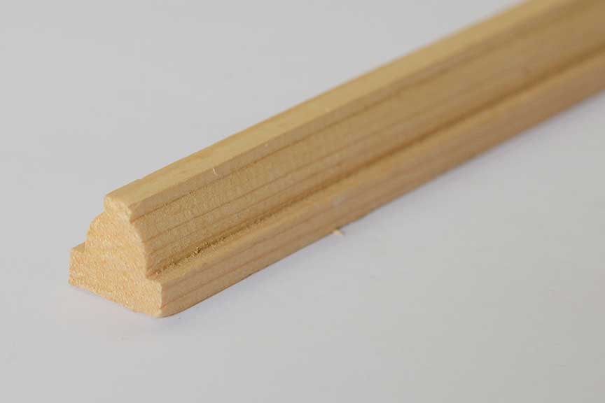 window-beading-glazing-beads-wooden-edging
